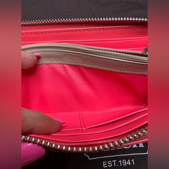 COACH wallet - Picture 5 of 5